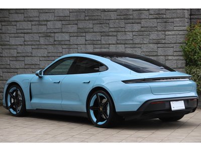 2022 Porsche TAYCAN thumbnail 22