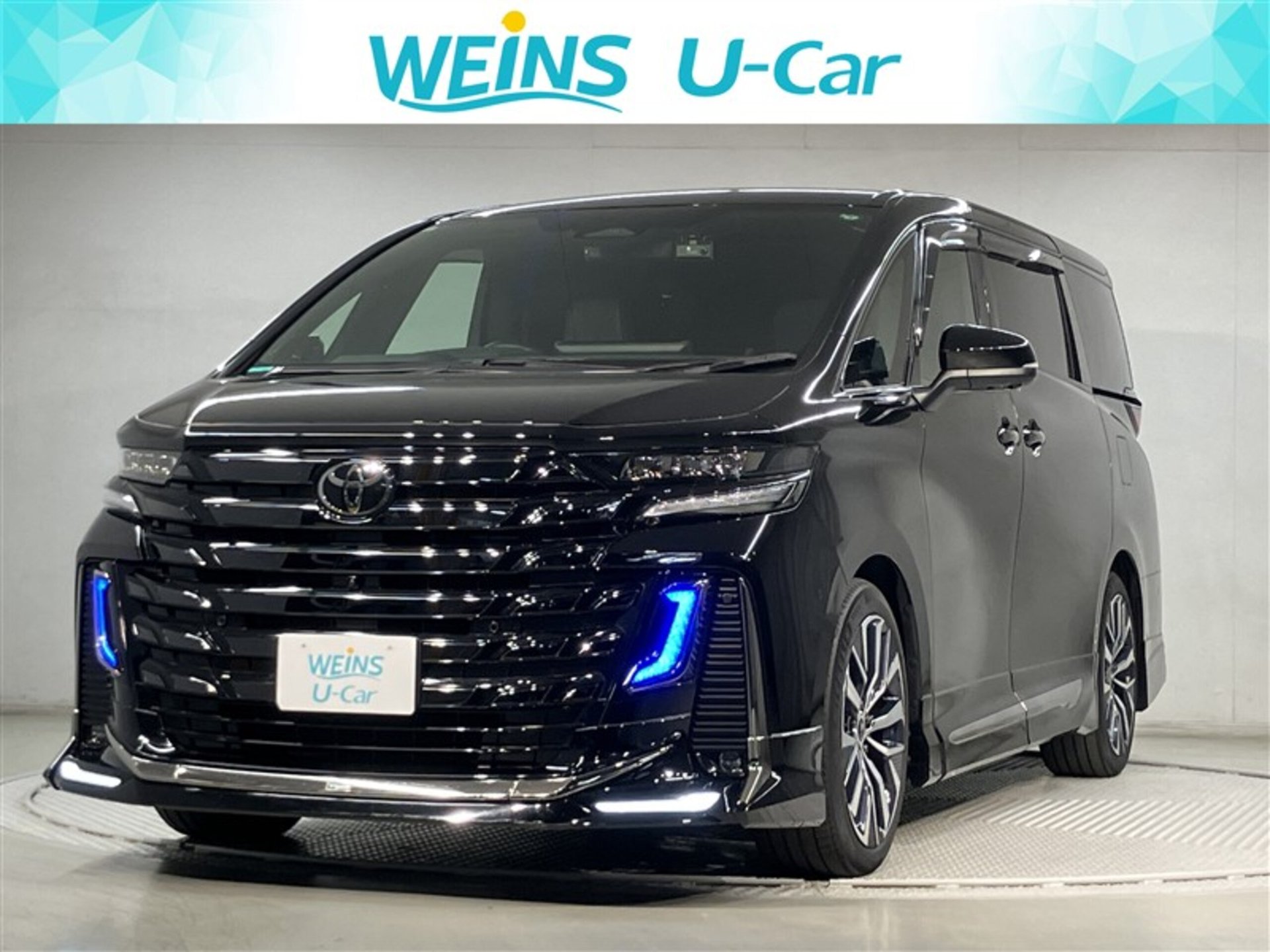 TOYOTA VELLFIRE - View 1