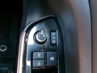 صورة مصغرة 35 لـ 2025 Toyota CROWN SPORT