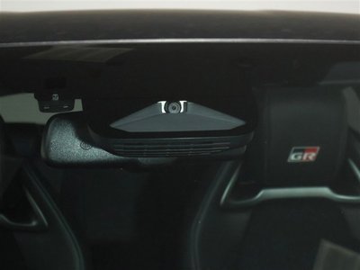 TOYOTA GR YARIS - 10