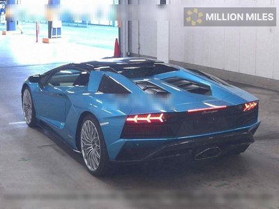 LAMBORGHINI AVENTADOR - 2