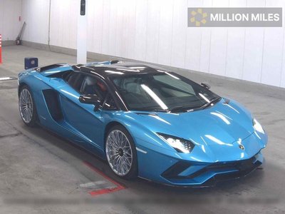 LAMBORGHINI AVENTADOR - 1