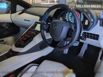 LAMBORGHINI AVENTADOR - 3