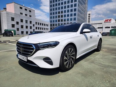 MERCEDES-BENZ E-CLASS - 1