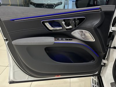 MERCEDES-BENZ EQS - 9