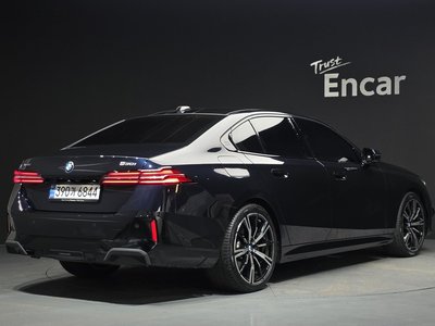 2026 BMW 5 SERIES 照片 3