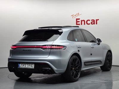 PORSCHE MACAN - 3