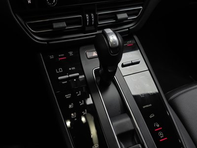 PORSCHE MACAN - 9