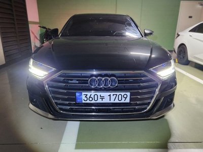 AUDI A8