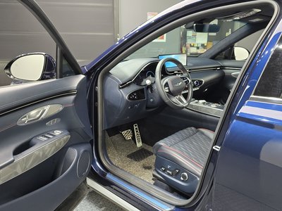 صورة 10 لـ 2022 Genesis GV70