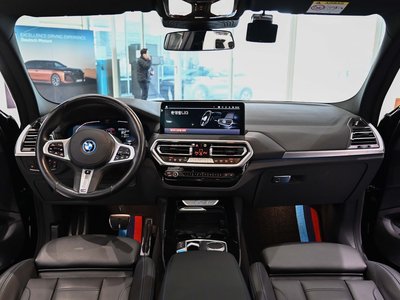BMW IX3 - 8