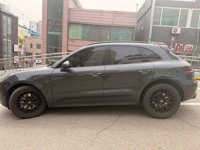PORSCHE MACAN - 5
