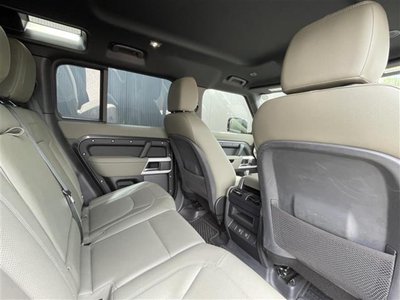LAND ROVER DEFENDER - 10