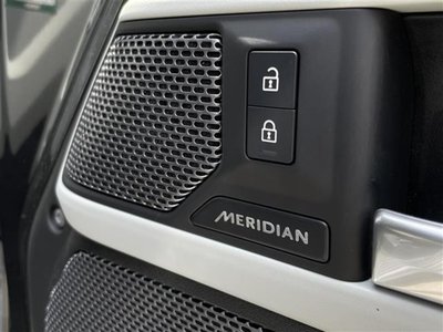 LAND ROVER DEFENDER - 5