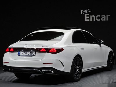 MERCEDES-BENZ E-CLASS - 4