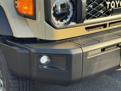 TOYOTA LAND CRUISER 70 - 5