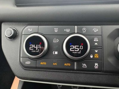 LAND ROVER DEFENDER - 4