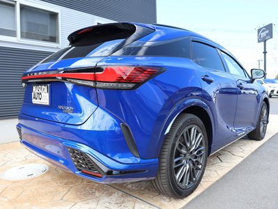 صورة 7 لـ 2025 Lexus RX