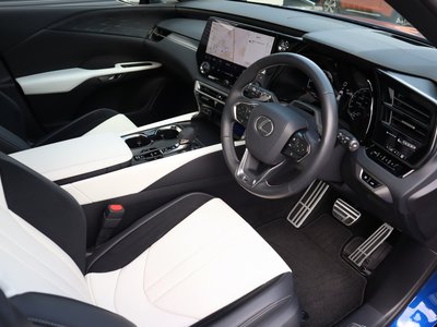 2025 Lexus RX — миниатюра 47