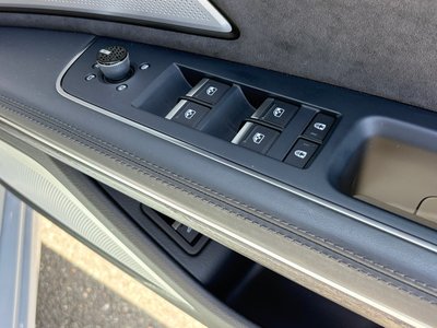 2022 AUDI A8 — миниатюра 31