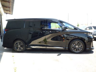 2023 Toyota VELLFIRE photo 4