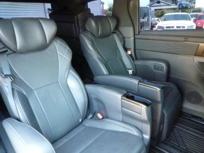 2023 Toyota VELLFIRE photo 10