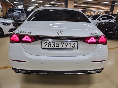 MERCEDES-BENZ E-CLASS - 4