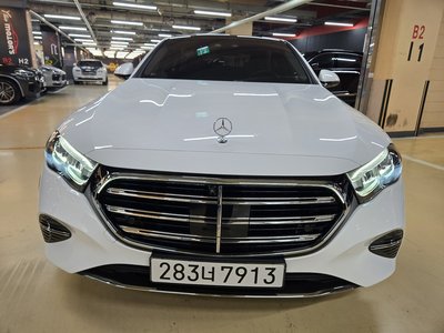 MERCEDES-BENZ E-CLASS - 8