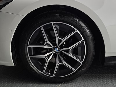 2025 BMW 5 SERIES photo 6