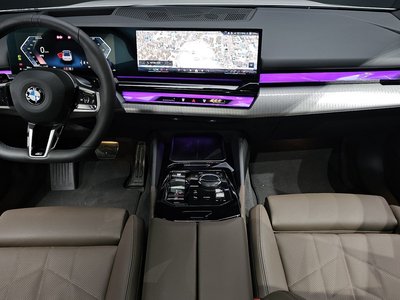 2025 BMW 5 SERIES photo 5