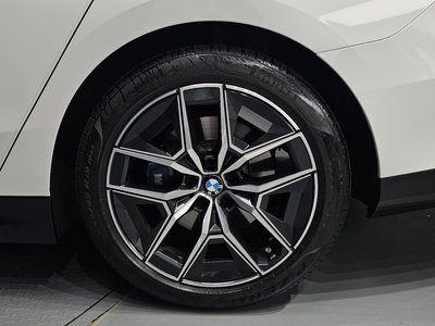 2025 BMW 5 SERIES photo 8