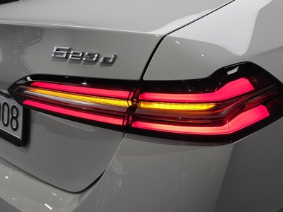 2025 BMW 5 SERIES photo 10