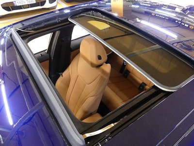 صورة مصغرة 19 لـ 2025 BMW 3 SERIES