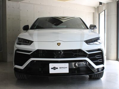 LAMBORGHINI URUS - 4