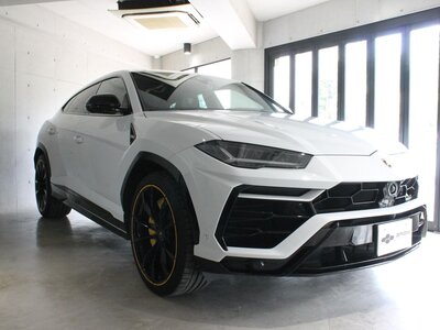 LAMBORGHINI URUS - 10