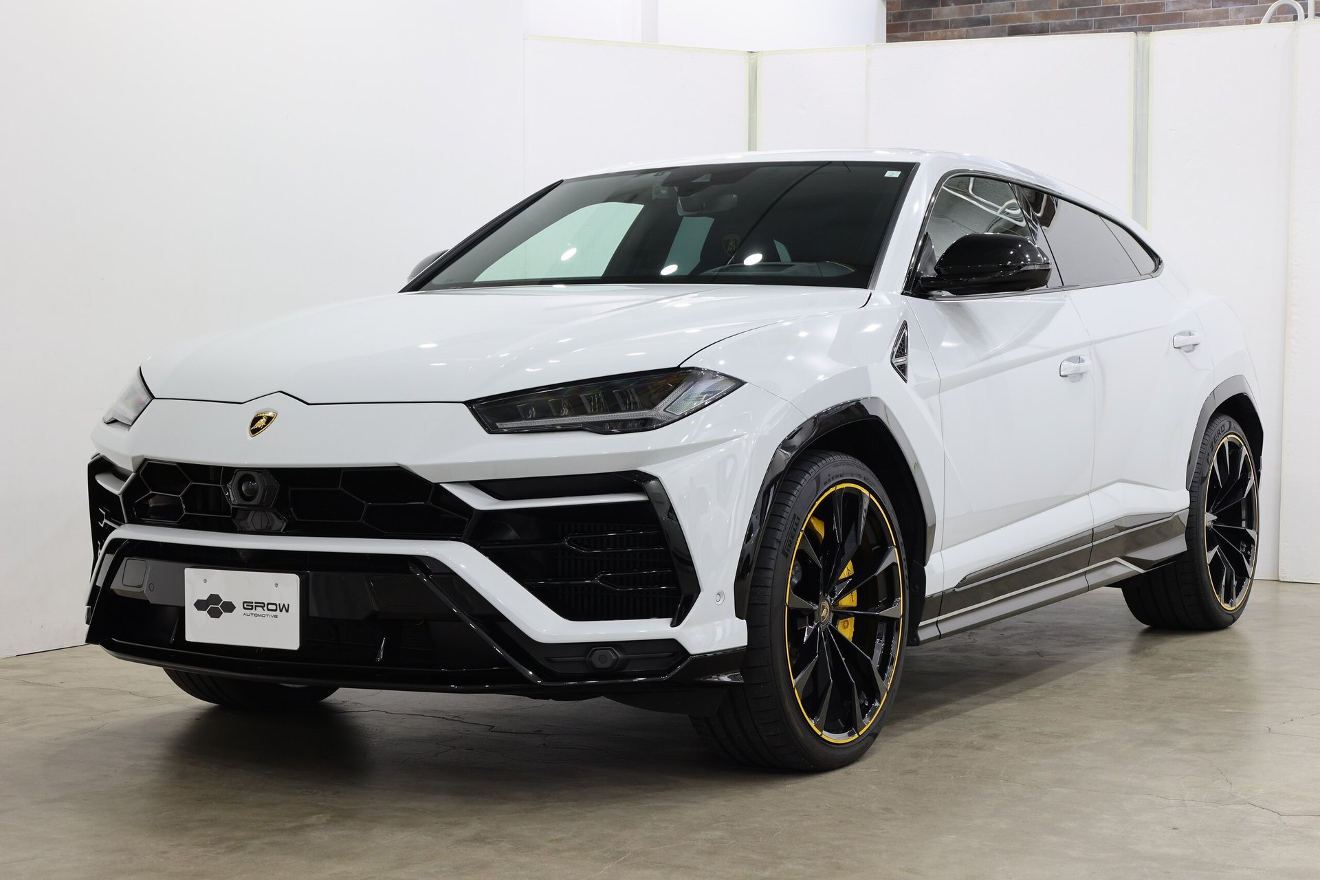 LAMBORGHINI URUS - View 1