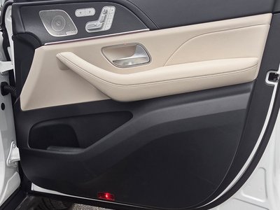 صورة 10 لـ 2025 Mercedes-BENZ GLE