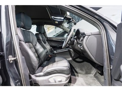 PORSCHE MACAN - 3