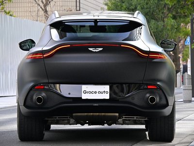 ASTON MARTIN DBX - 6