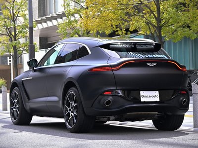 ASTON MARTIN DBX - 5