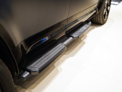 LAND ROVER DEFENDER - 8