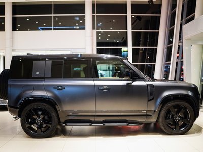 LAND ROVER DEFENDER - 9