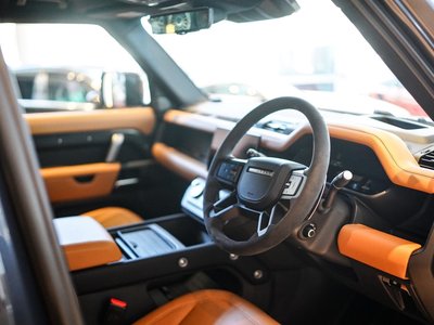 LAND ROVER DEFENDER - 3