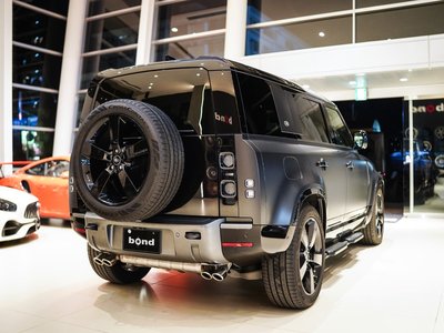 LAND ROVER DEFENDER - 2