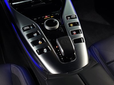 MERCEDES-BENZ GT AMG - 9