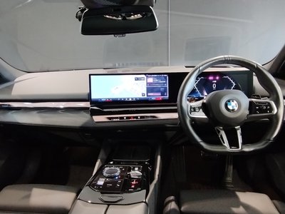 صورة مصغرة 12 لـ 2023 BMW 5 SERIES