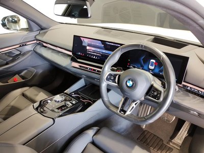 صورة مصغرة 13 لـ 2023 BMW 5 SERIES