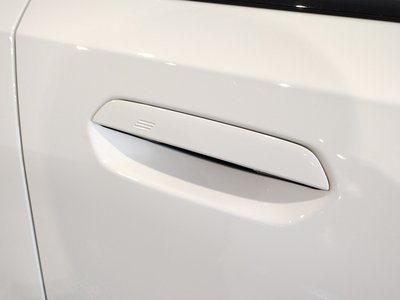 صورة مصغرة 33 لـ 2023 BMW 5 SERIES