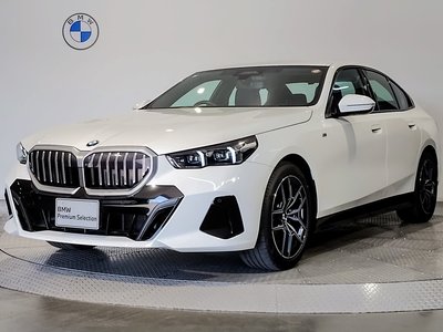BMW 5 SERIES - 1