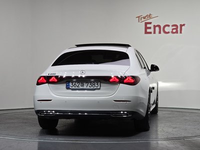 MERCEDES-BENZ E-CLASS - 4